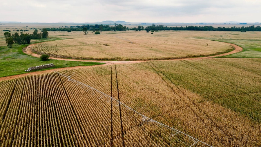 8 Bedroom Property for Sale in Bloemfontein Rural Free State